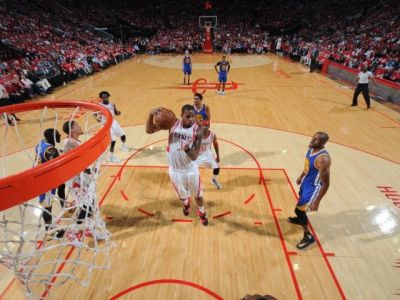 Houston zdolal Golden State 97:96 a znížil stav série na 1:2