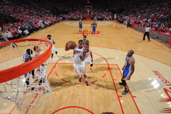 Houston zdolal Golden State 97:96 a znížil stav série na 1:2