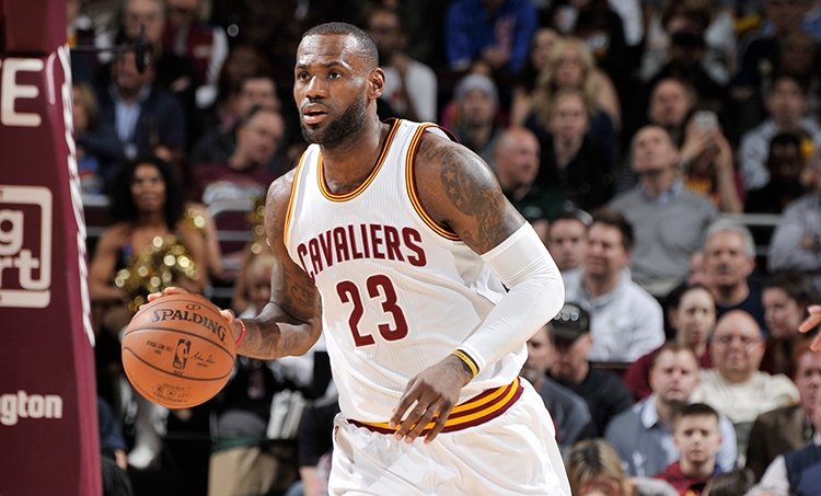 LeBron James desiatykrát v ideálnej zostave sezóny