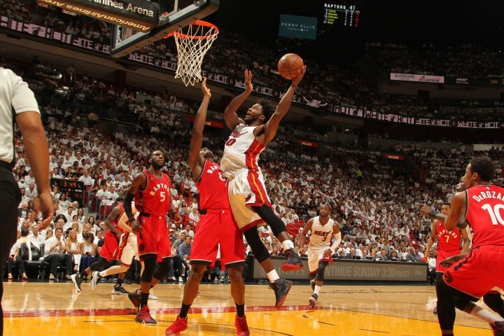 Miami zdolalo Toronto 103:91 a vynútilo si siedmy zápas