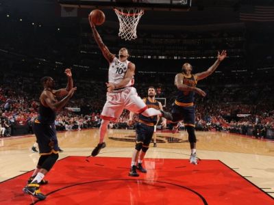 Cleveland prišiel o víťaznú šnúru, Toronto znížilo na 1:2 na zápasy