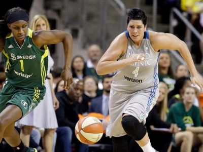 Minnesota Lynx uspela na palubovke Seattle Storm, Atlanta doma zdolala Chicago