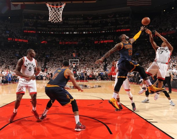 Toronto vyrovnalo stav série s Clevelandom na 2:2