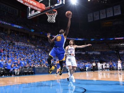 Warriors vyhrali v Oklahome a vynútili si rozhodujúci siedmy zápas