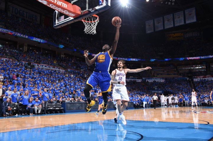 Warriors vyhrali v Oklahome a vynútili si rozhodujúci siedmy zápas