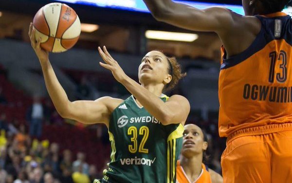 Seattle Storm doma porazili Connecticut Sun