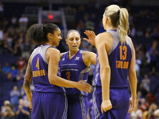 Phoenix Mercury doma vyhral nad San Antoniom o 25 bodov