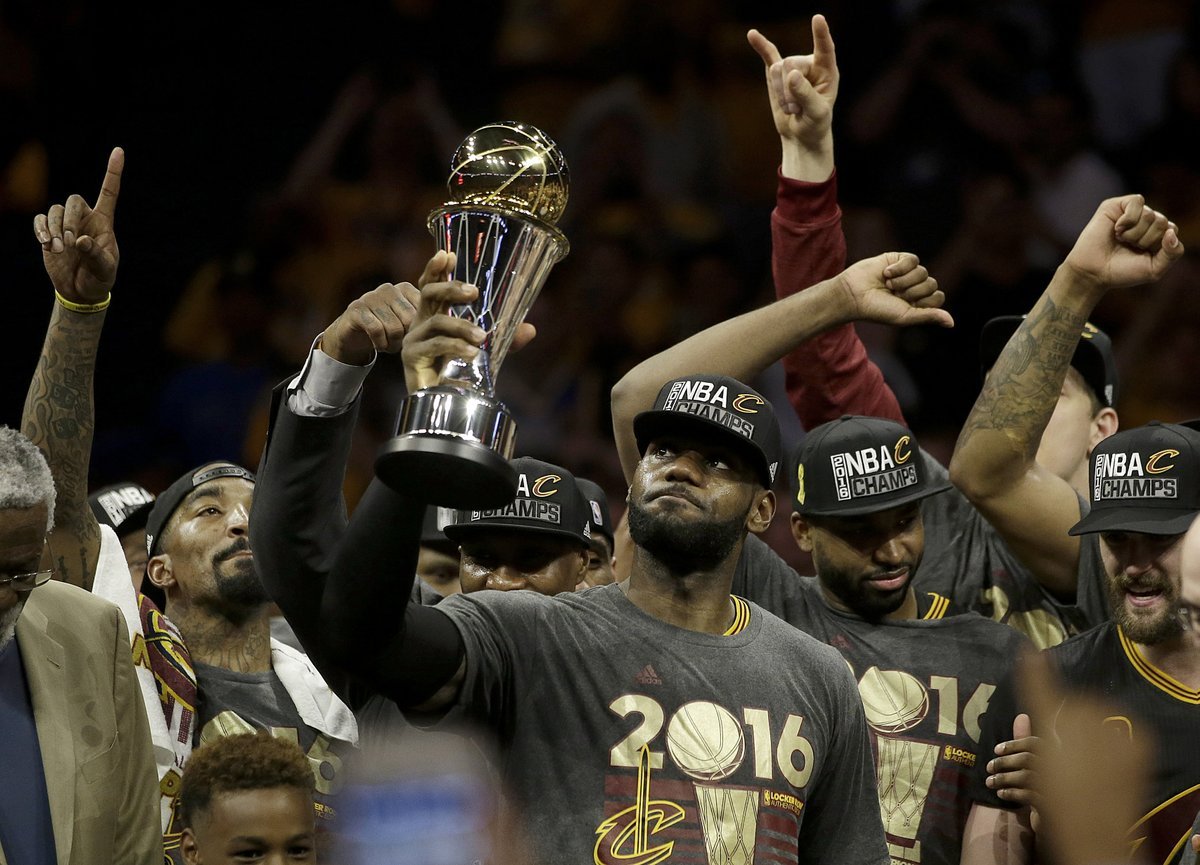 LeBron James sa hlási na Jordanovo miesto
