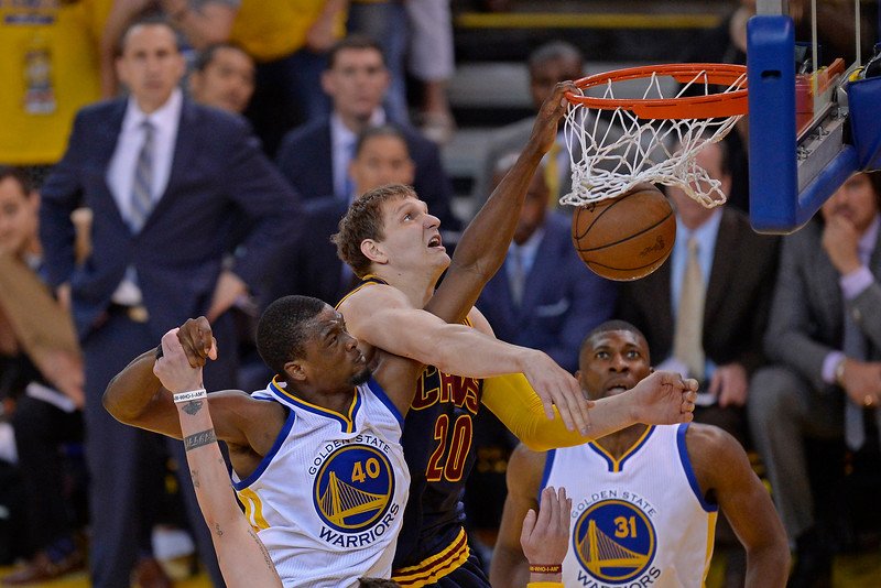 Mozgov vymenil majstrovský Cleveland za LA Lakers