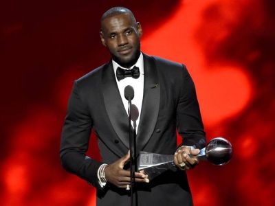 Na odovzdávaní ocenení ESPY sa stal najúspešnejším športovcom James