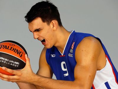 Philadelphia konečne dotiahla do NBA Daria Šariča