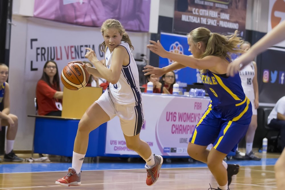 Slovenky prehrali v prvom zápase šampionátu so Švédskom 27:56