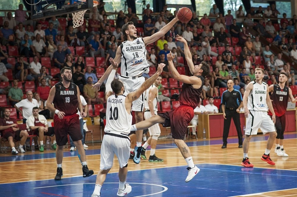 Slováci uspeli až v treťom zápase, nad Albánskom vyhrali 69:60