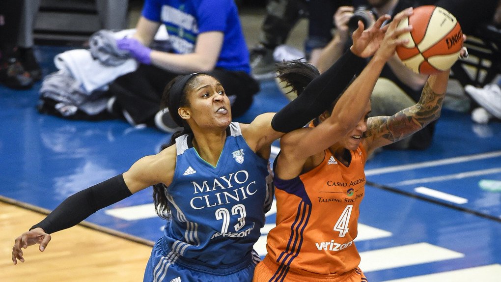 Prvé zápasy semifinále play off WNBA jednoznačne pre domácich