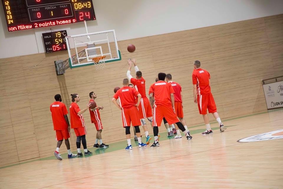 MBK Rieker Com Therm Komárno tím (Foto: Petis Jaško/Facebook MBK Baník Handlová)