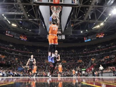 Westbrook sa vyrovnal Jordanovi, James na 9. mieste medzi strelcami