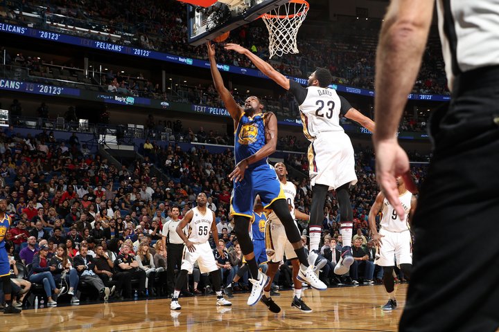 Golden State Warriors vyhrali v New Orleans 113:109, triple-double Greena