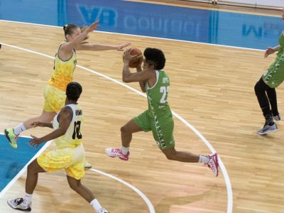 Ďalšia stovka pokorená, proti Ostrave žiarila 17-ročná Rebeka Mikulášiková