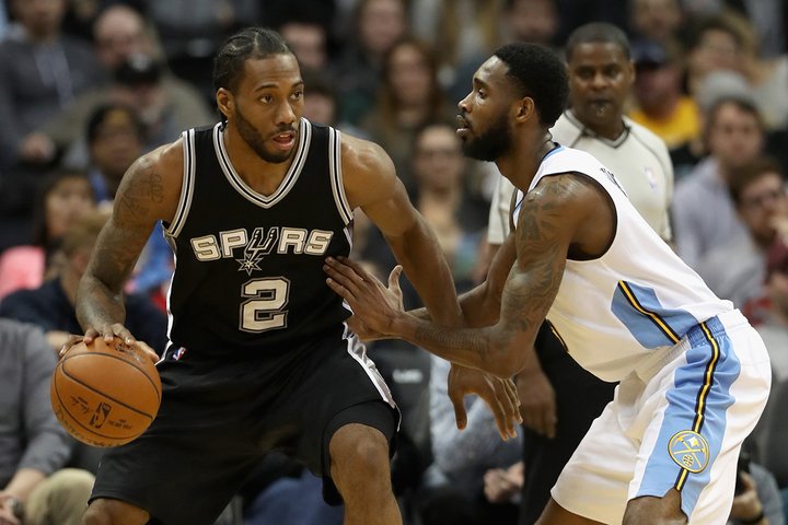 San Antonio vyhralo v Denveri, Dallas opäť na dne
