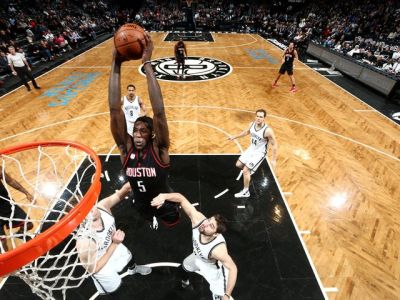 Harden priviedol Houston k triumfu na palubovke Brooklynu