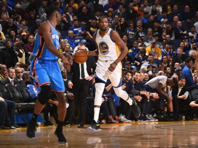 Golden State porazili Oklahoma City, Durant dal bývalému tímu 40 bodov