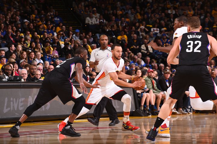 Warriors deklasovali LA Clippers, lídrom 43-bodový Curry