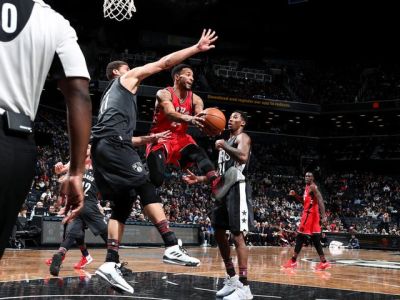 Brooklyn prehral s Torontom, Westbrook žiaril proti Portlandu