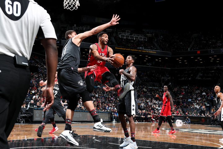 Brooklyn prehral s Torontom, Westbrook žiaril proti Portlandu