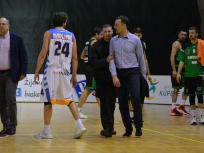 Konflikt trénera s ochrankou, odchod mužstva z palubovky. Mičuda: Kontumácia hrozí Handlovej