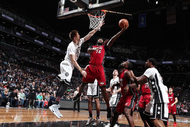 Miami ťahá 13-zápasovú víťaznú šnúru, Brooklyn zdolalo 108:99