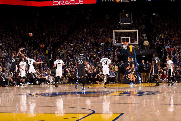 Víťazstvo Golden State, Cleveland bez Jamesa podľahol Chicagu