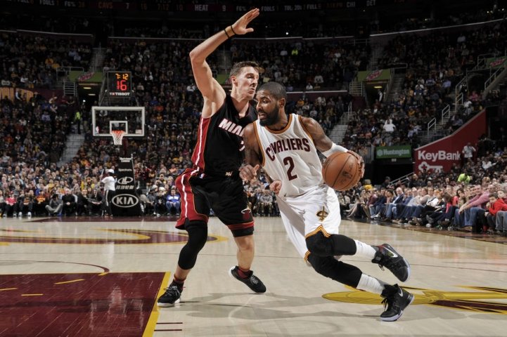 Miami opäť zdolalo Cleveland, Leonard rozhodol zápas s Houstonom