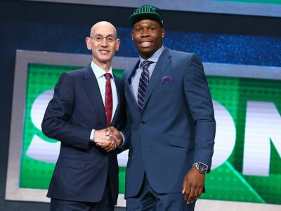 Tancujúci medveď sa vrátil z Číny a je pripravený hrať v NBA