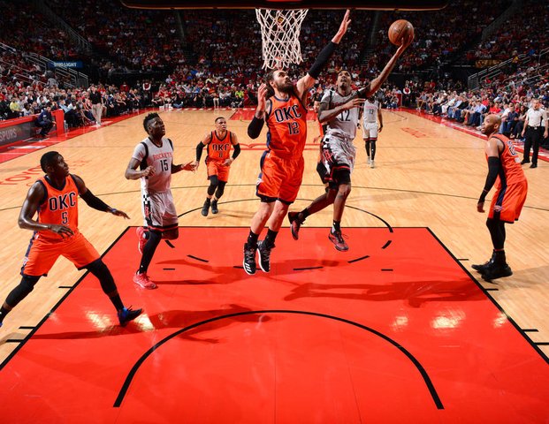 Wesbrookovo triple-double na Houston nestačilo, Boston sa dotiahol na Cleveland