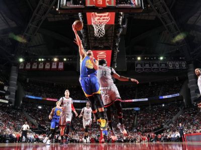 Šesťdesiate víťazstvo Golden State režíroval Curry