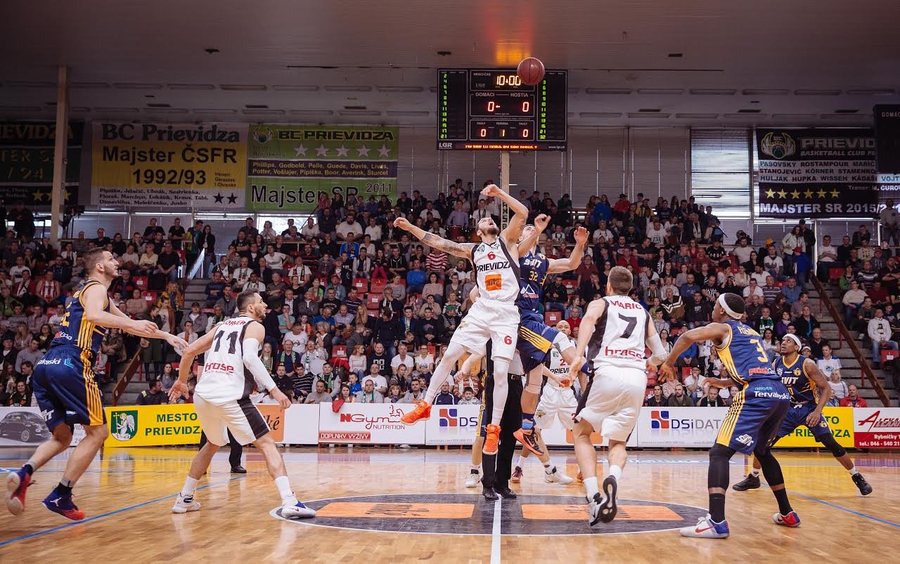Brose sa naďalej angažuje pre basketbal v Prievidzi