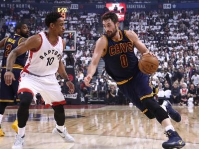 Cleveland uspel aj v Toronte, ďalšie víťazstvo ho posunie do finále konferencie