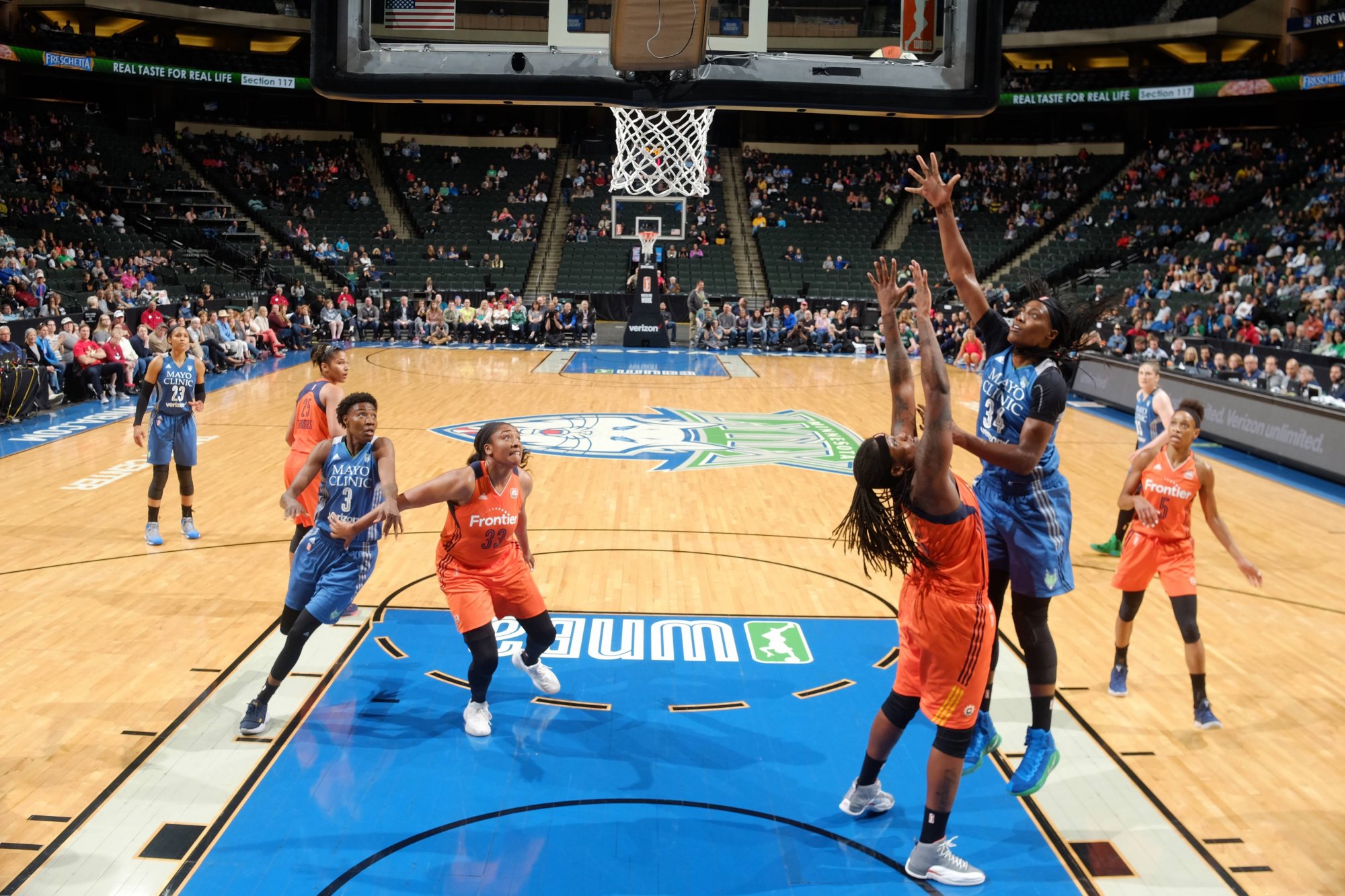 Minnesota Lynx vyhrali aj štvrtý zápas sezóny, zdolali Connecticut