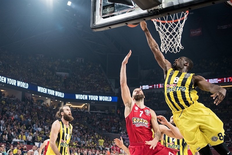 V Európe sa z neho stala hviezda, prišiel čas na návrat do NBA?