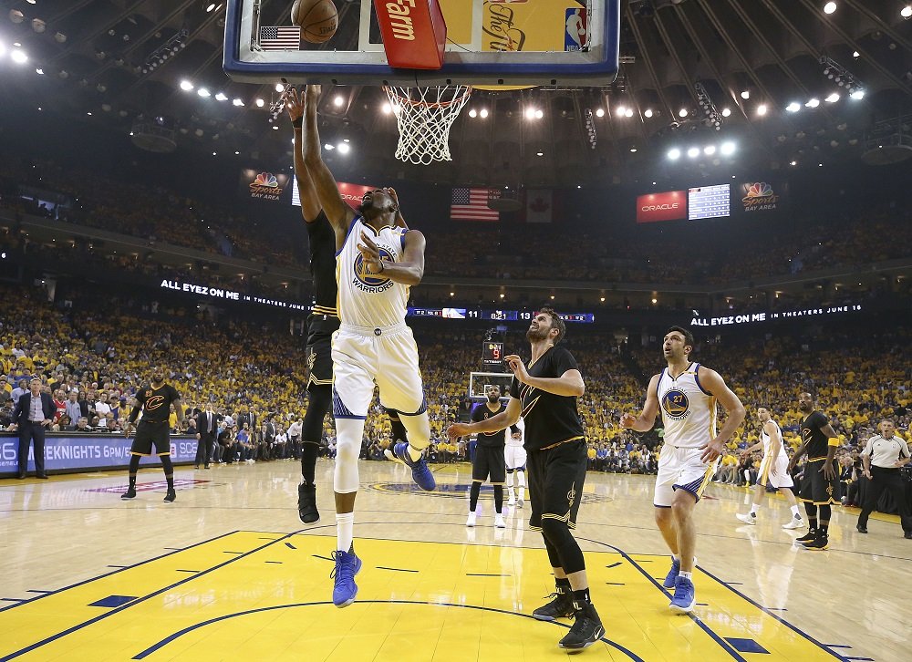 Po skvelej obrane vytiahlo Golden State v 2. finále dominantný útok