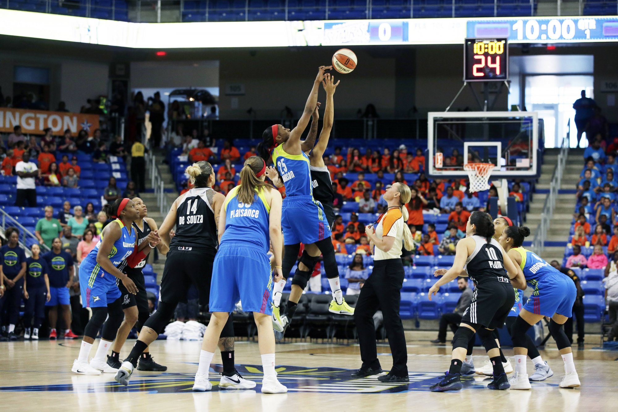 Dallas Wings porazili San Antonio Stars