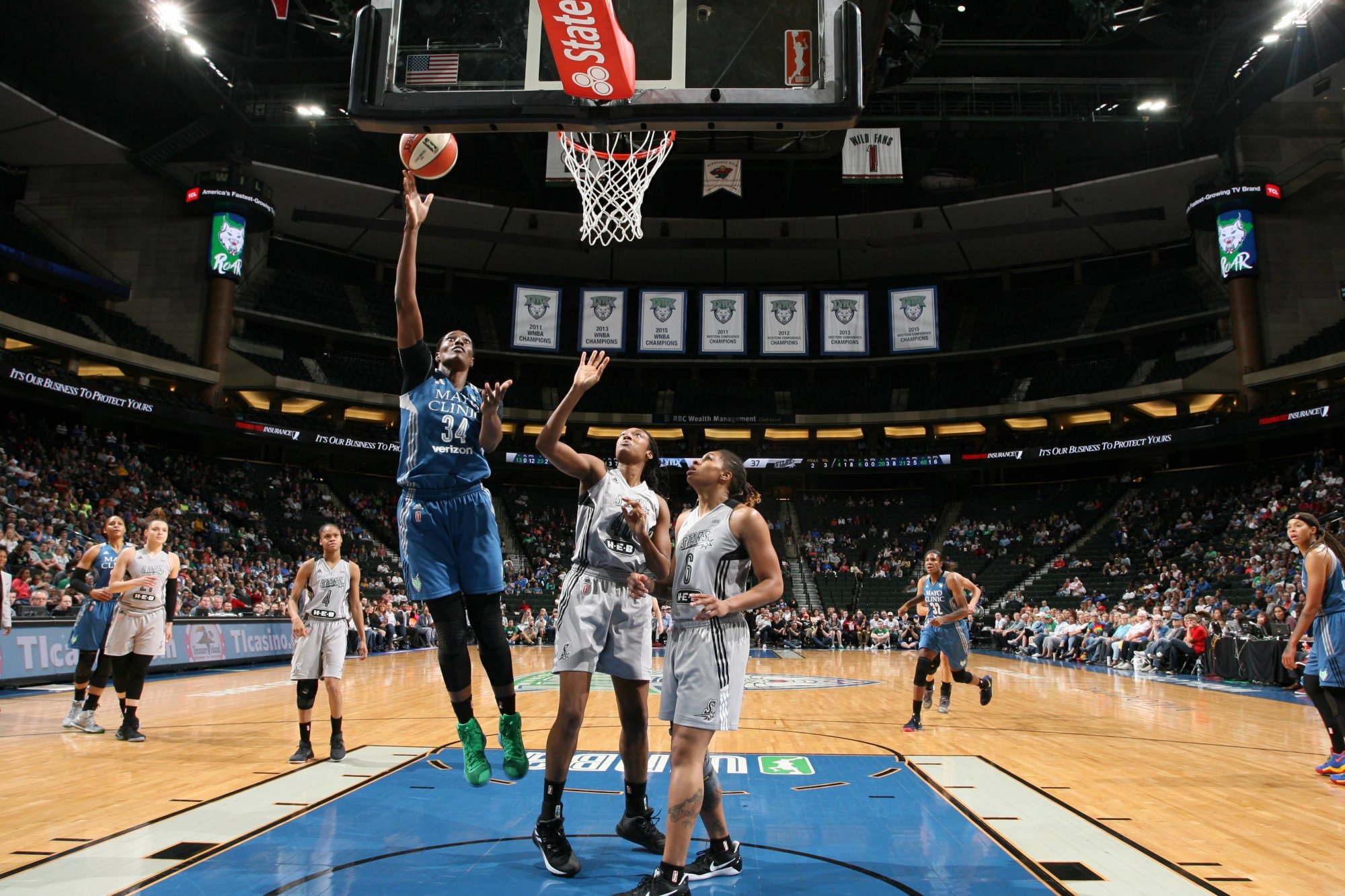 Lynx porazili Stars, Wings vyhrali so Sun
