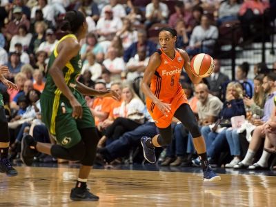 Dve domáce víťazstvá vo WNBA