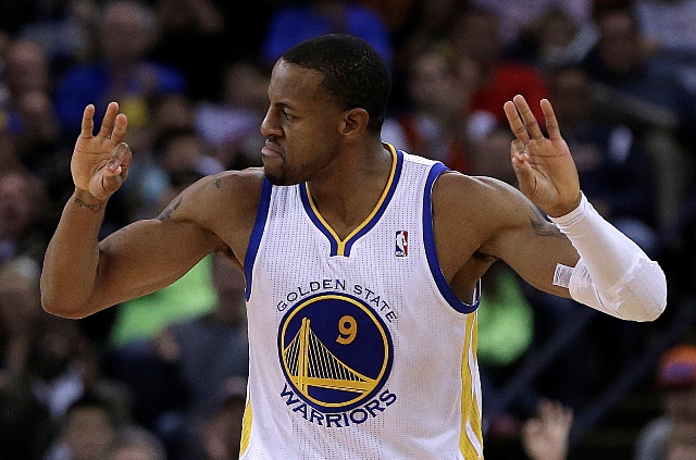 Warriors si udržali kľúčového náhradníka Iguodalu