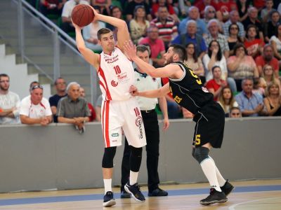 Halada po troch rokoch končí v Komárne