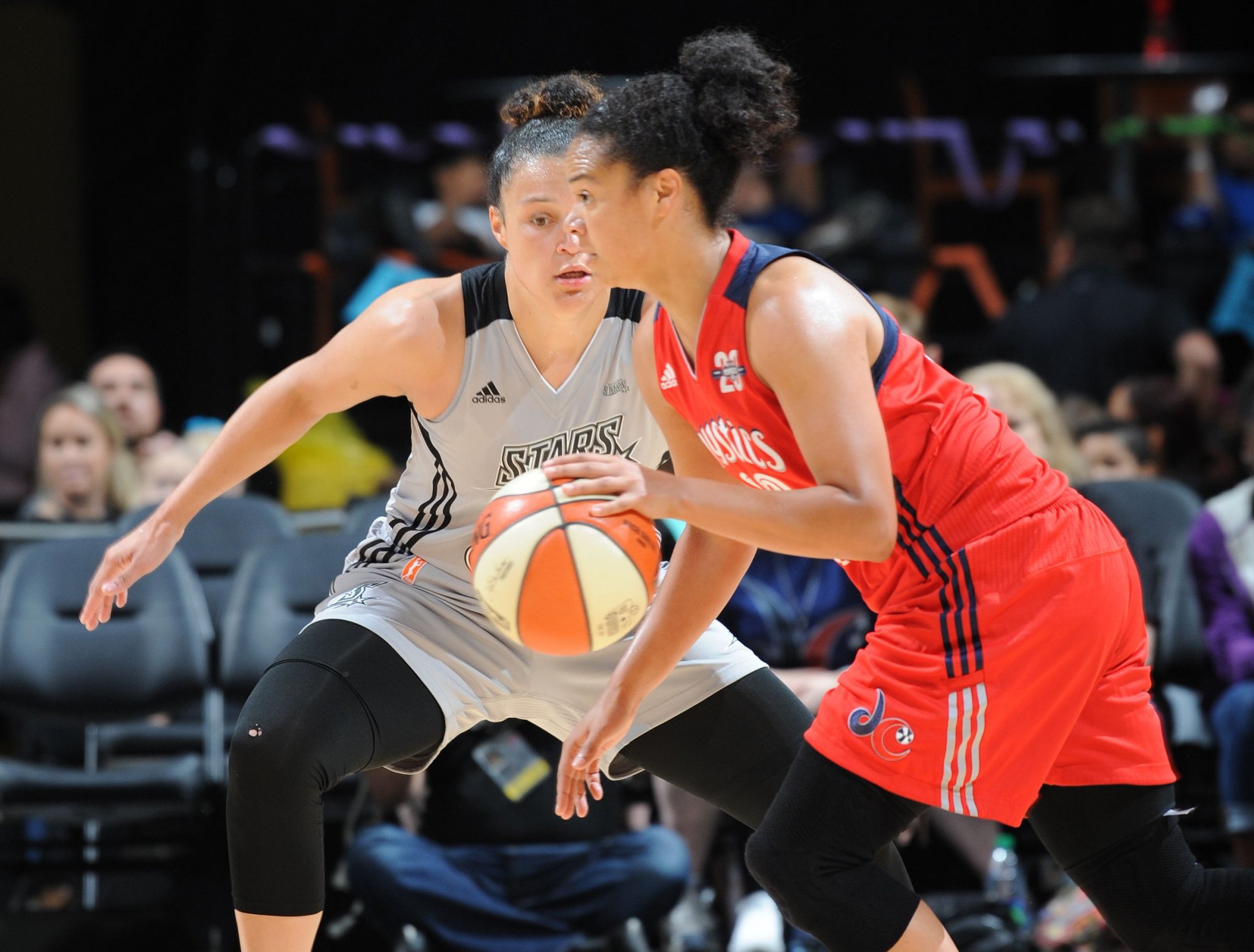 Mystics vyhrali v San Antoniu nad Stars, Dream porazili Mercury po predĺžení