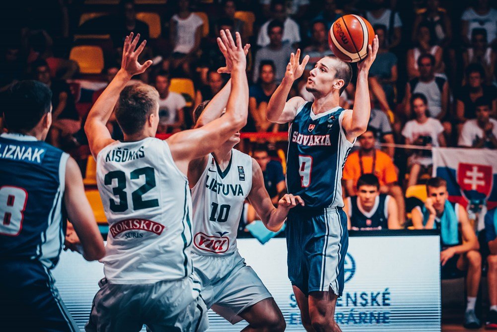 Slováci nestačili na Litvu a budú hrať v skupine o 9.-16. miesto