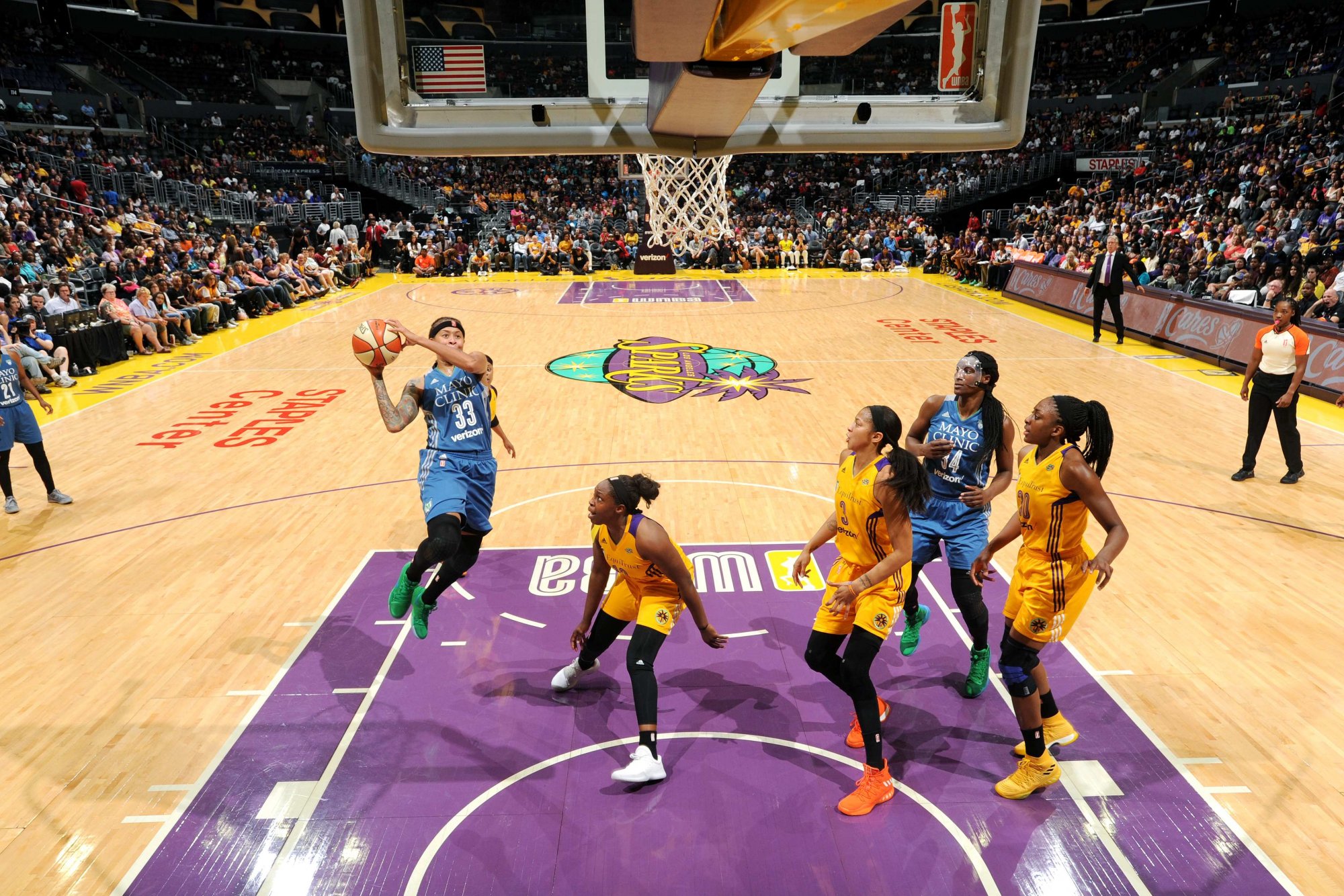 Sparks ohrozujú Lynx na čele WNBA