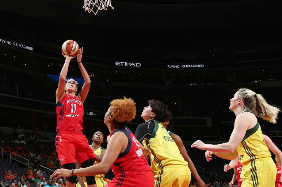 V noci päť domácich víťazstiev vo WNBA