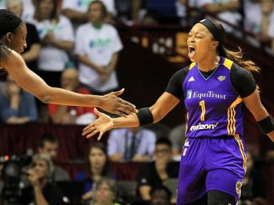 LA Sparks uspeli v prvom zápase finále WNBA na palubovke Lynx